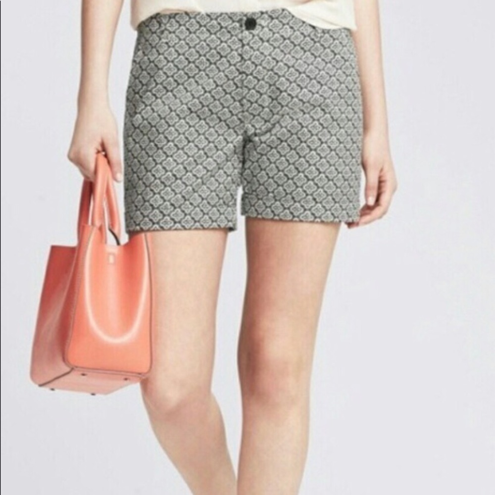 Banana Republic Printed Roll Up Shorts